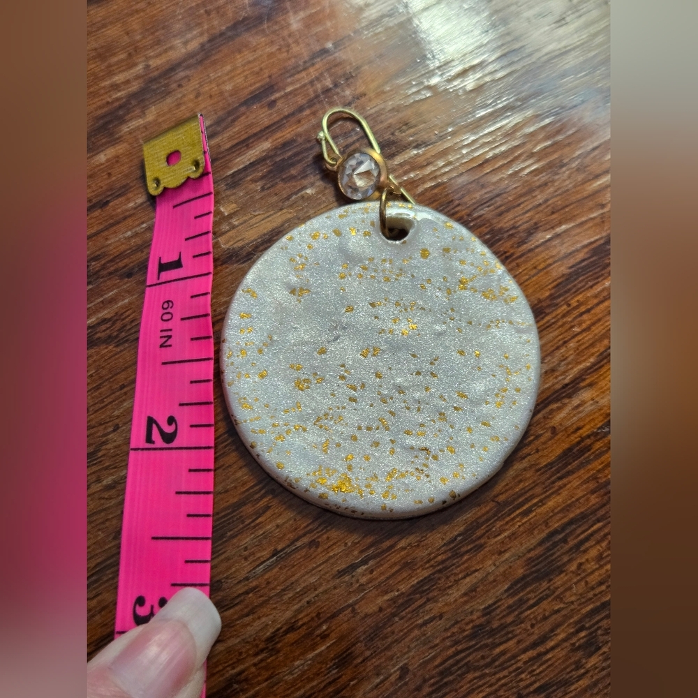 Elegant‎ Tan Shimmer Statement Earrings - Picture 6 of 6